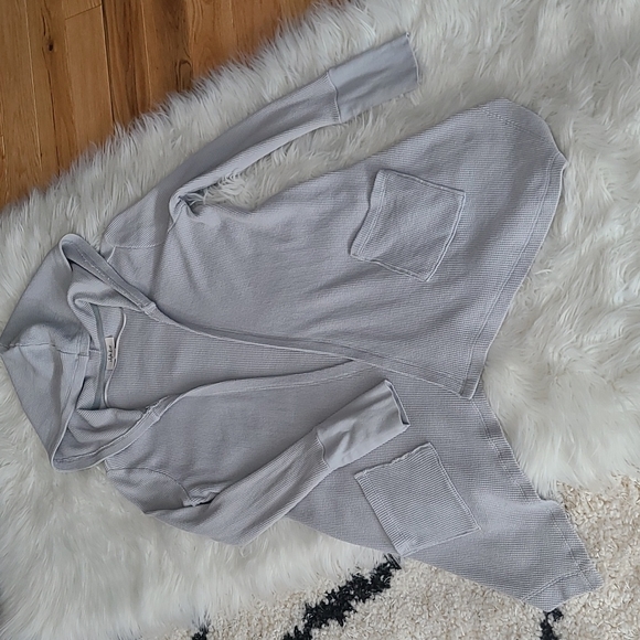 Style & Co Petite Cardigan Sweater.  Size PS.  Light Gray - Picture 3 of 9